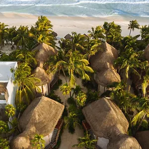 4* Hotel Encantada